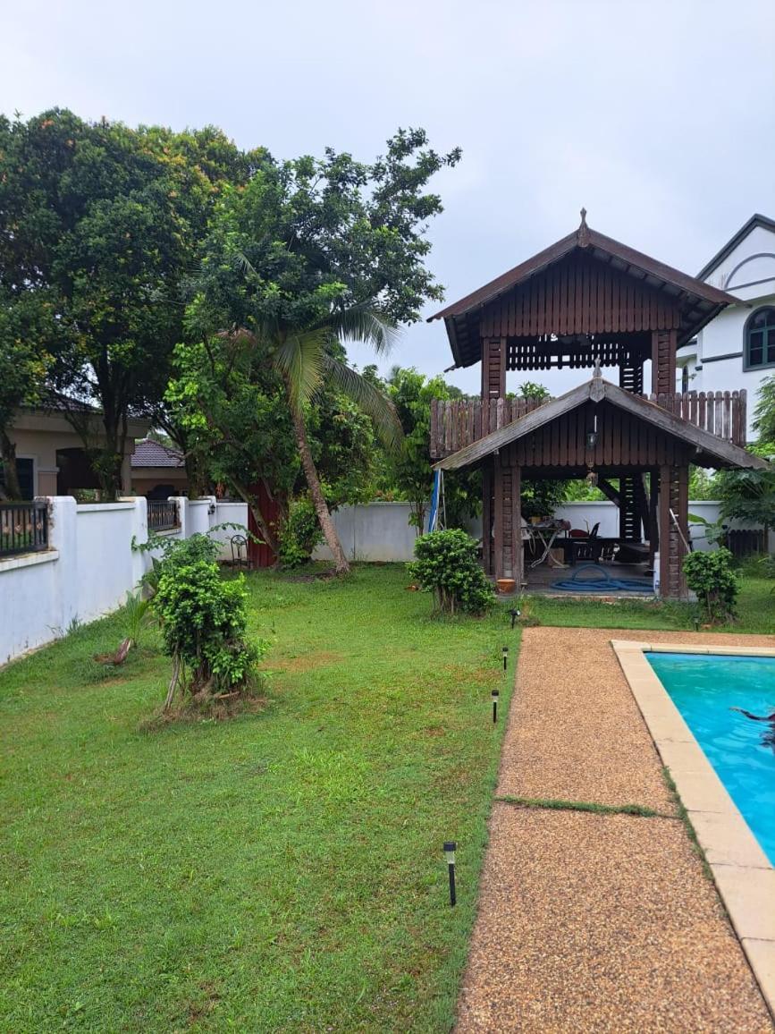 Villa Shamir Сепанг Екстериор снимка